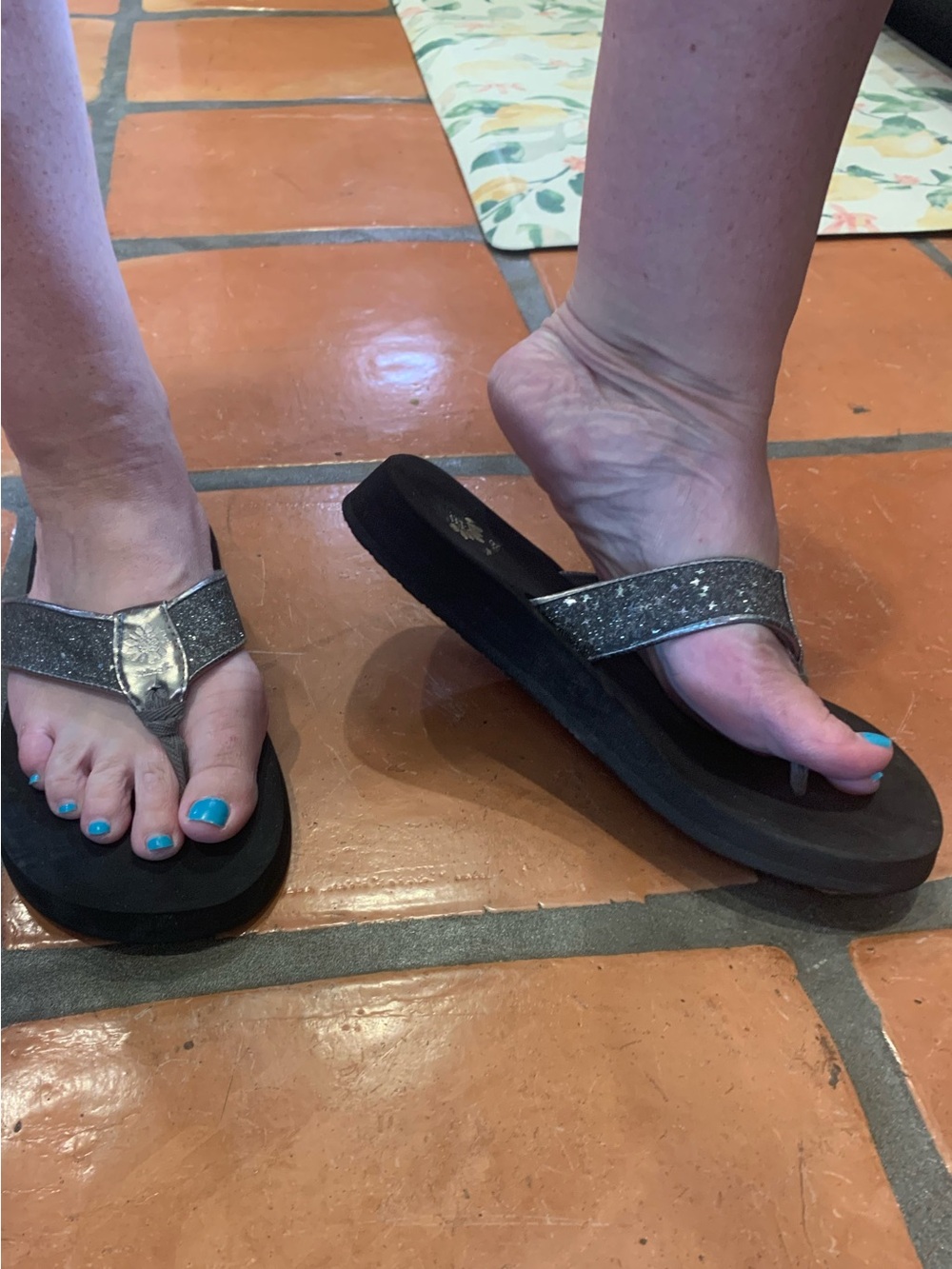 Yellow Box sandals. - Picture 7 of 9